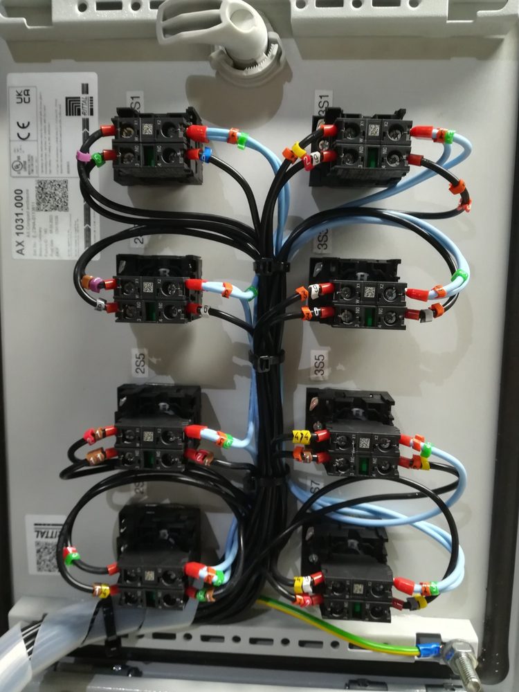 Control station door wiring and contact blocks