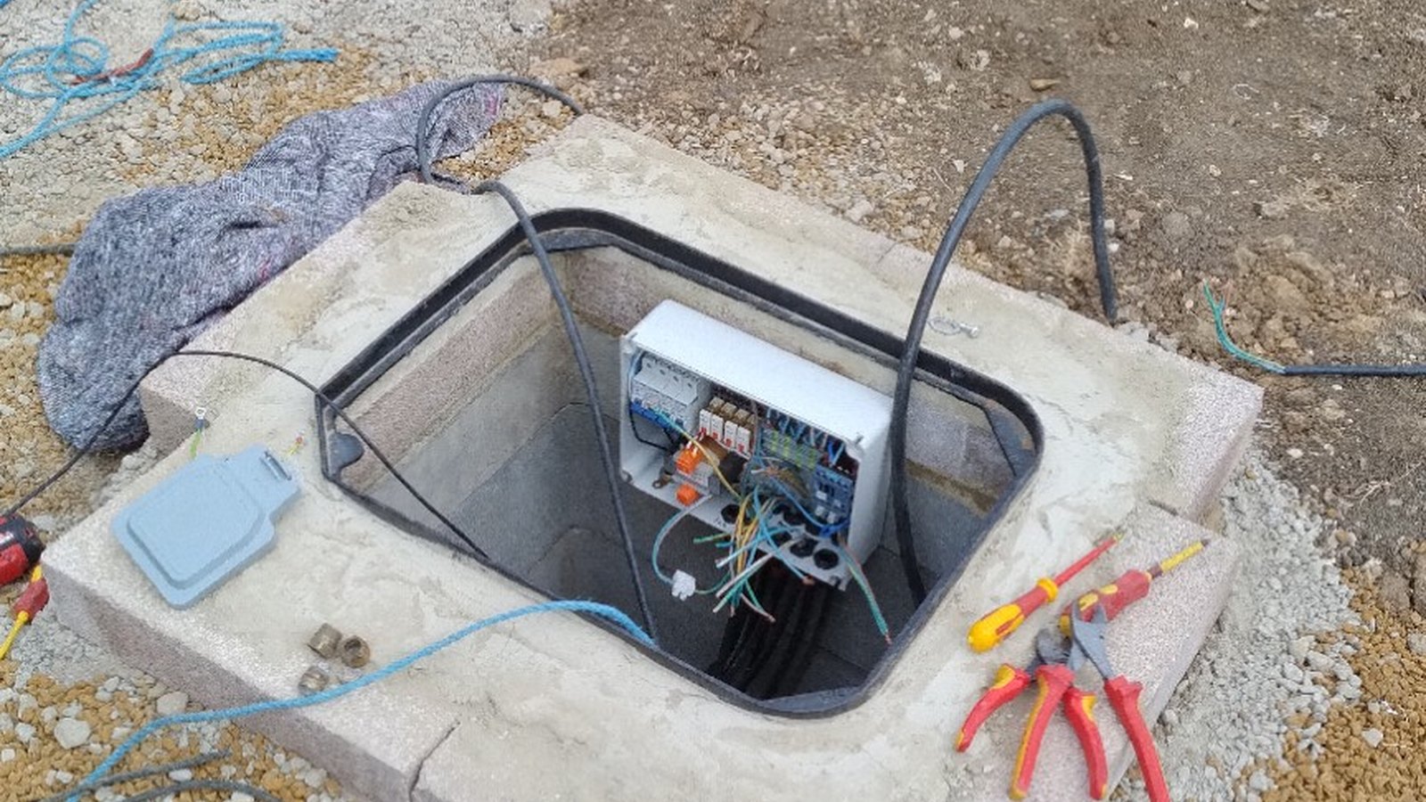Remote field control cabinet in outdoor installation