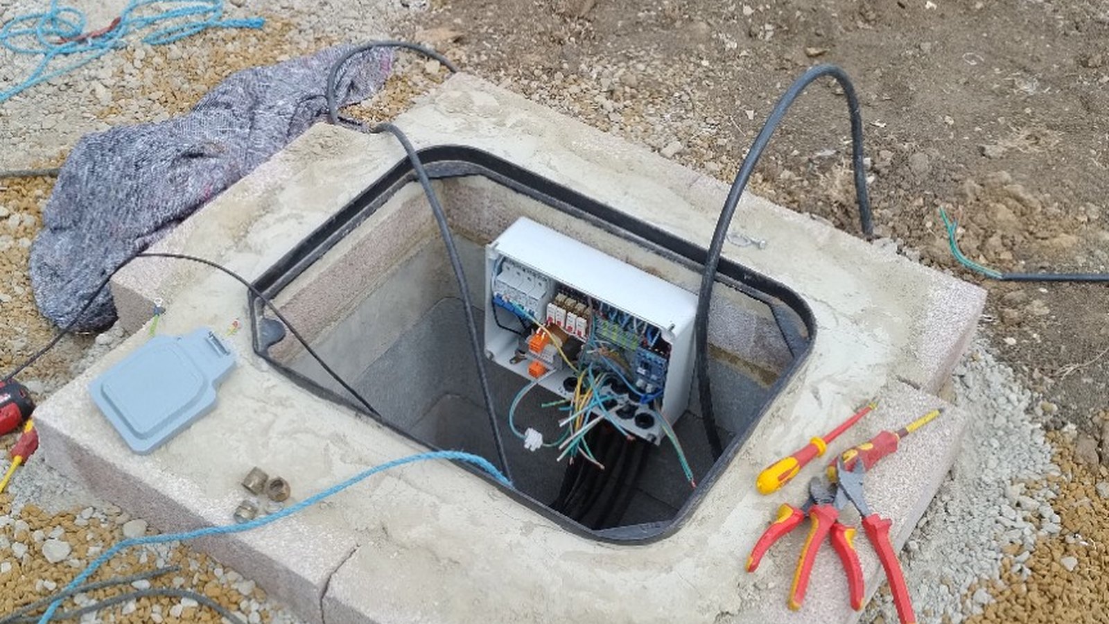 Outdoor pump and fountain control pit wiring